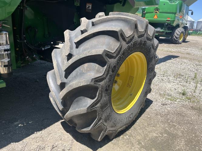 John Deere S7 900