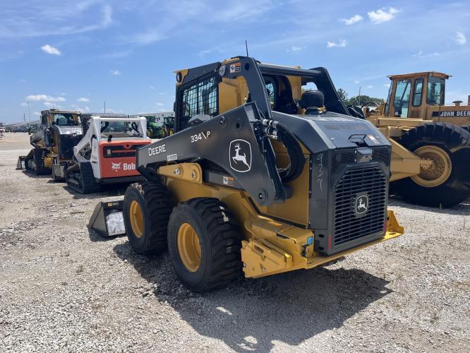 John Deere 334 P