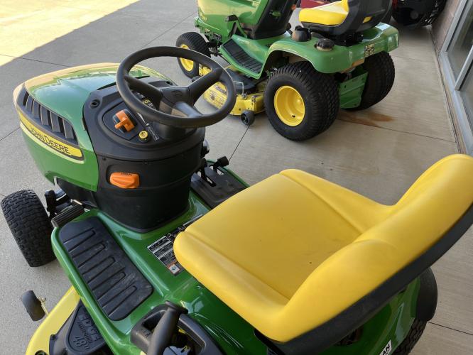 John Deere E150