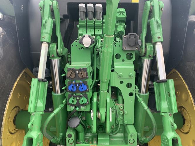 John Deere 6130R