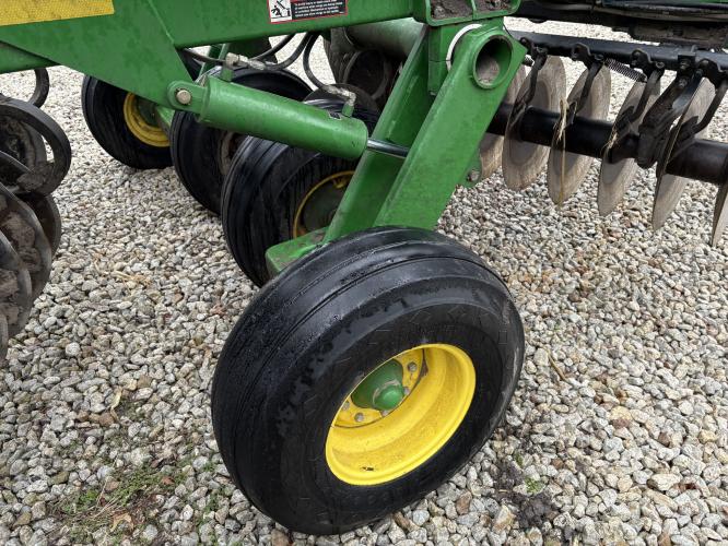 John Deere 2623VT