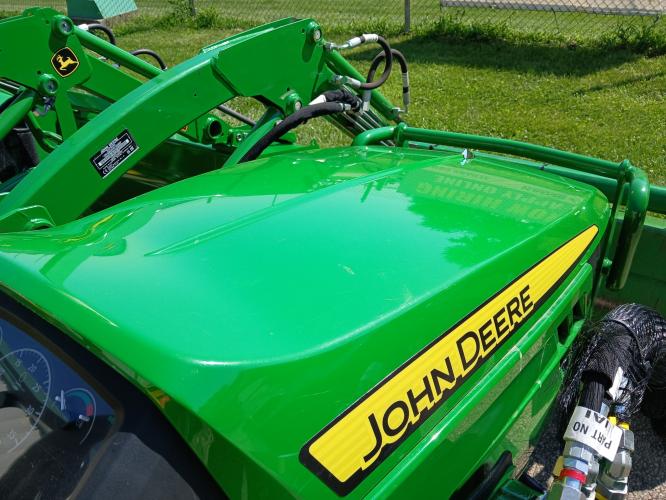 John Deere 1025R