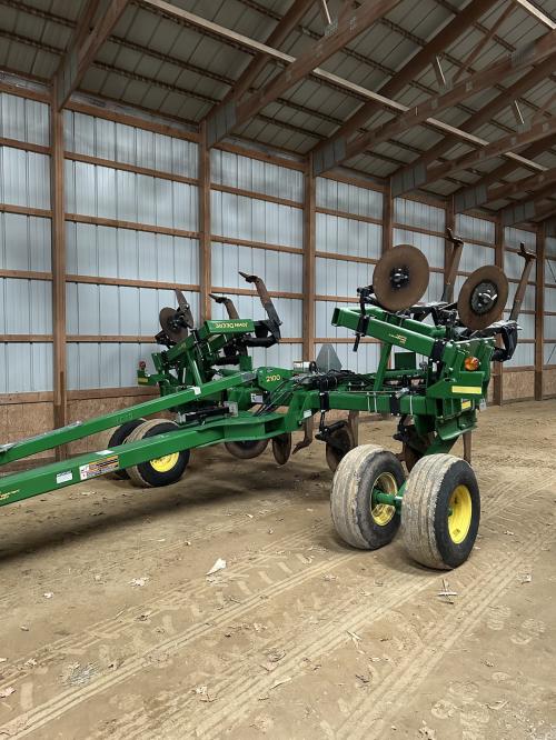 2021 John Deere 2100
