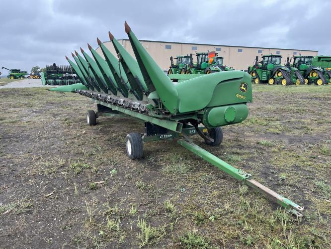 John Deere 608C