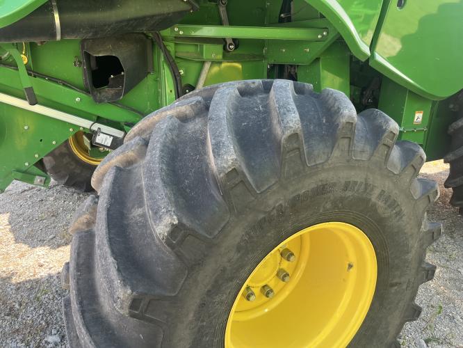 John Deere S680