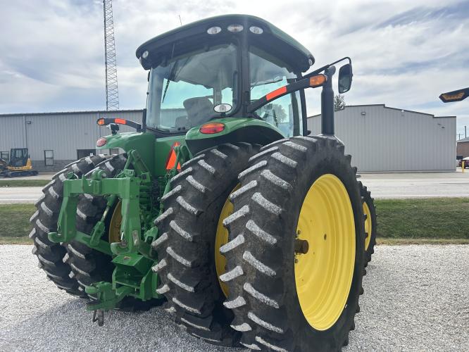John Deere 8285R