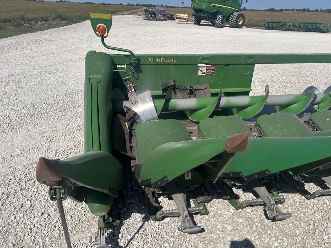 John Deere 708C