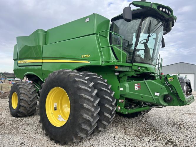 John Deere S780