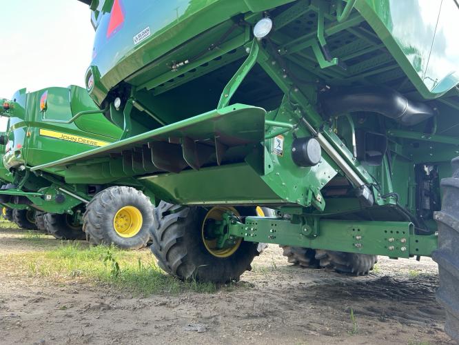 John Deere S680