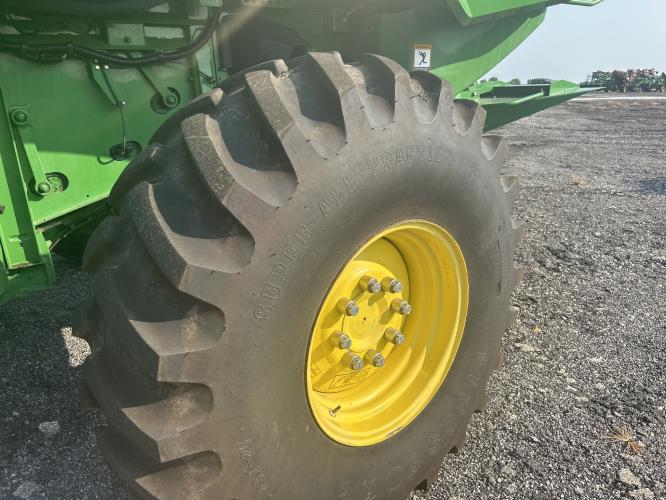 John Deere S680