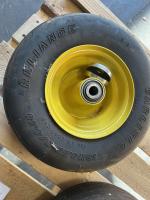 John Deere NEW TAKE OFF AUC24723 -TIRE AND WHEEL 13X6.5-6  -