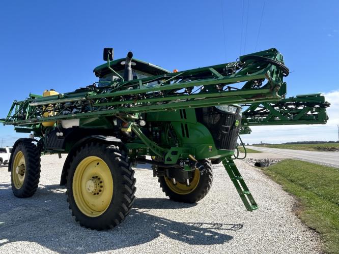 John Deere R4038