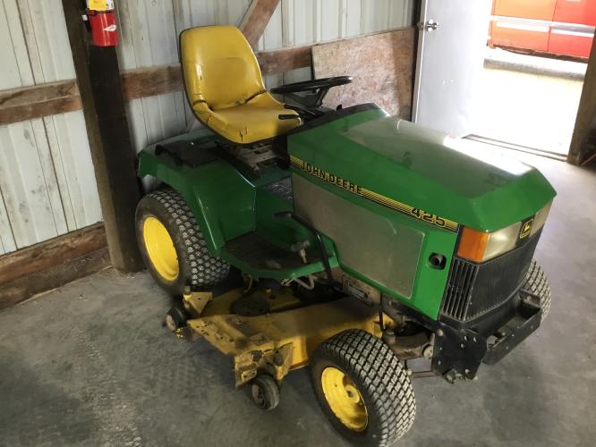 John Deere 425