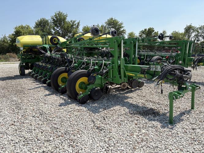 John Deere 1775NT