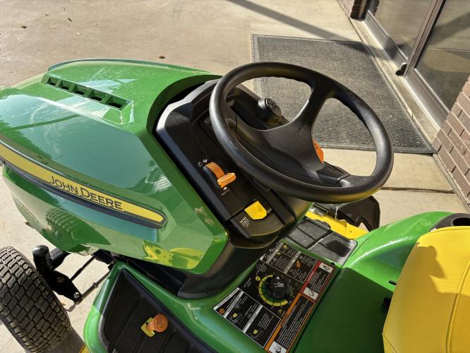 John Deere X590