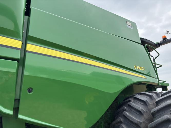 John Deere S680