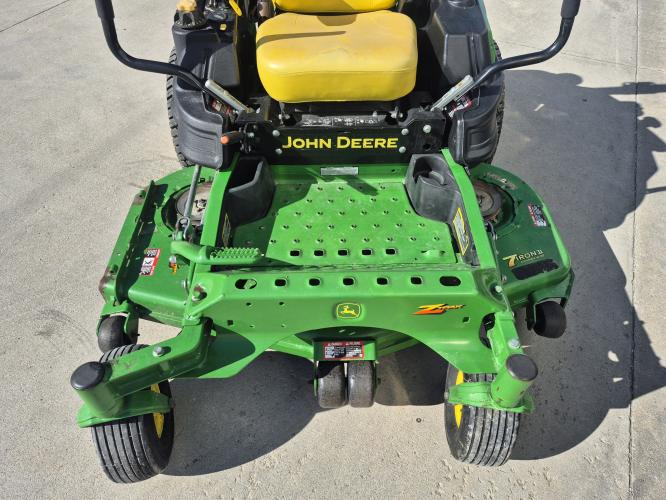 John Deere Z915E