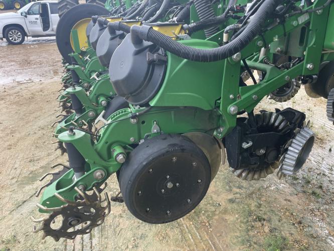 John Deere 1775NT