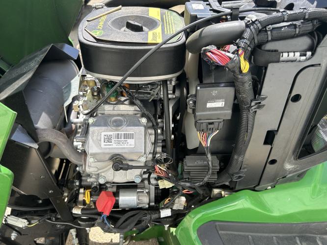 John Deere X734