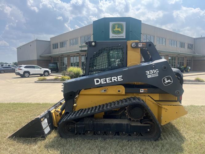 John Deere 331G