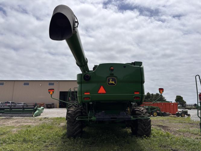 John Deere S780