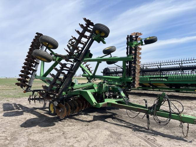 John Deere 630