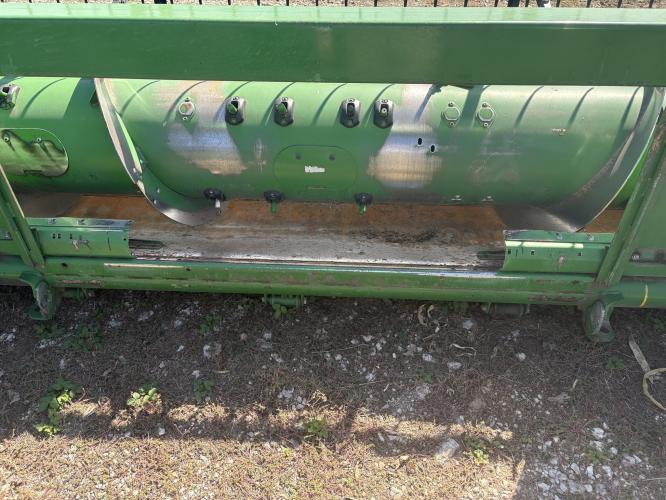 John Deere 635F