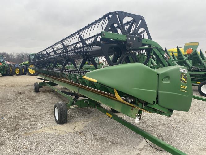 John Deere 635F