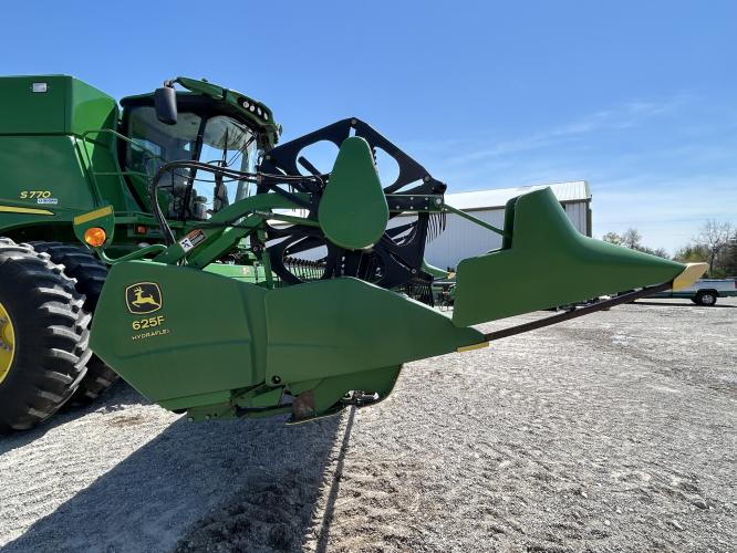 John Deere 625F