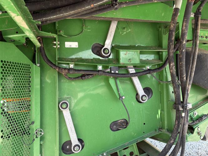 John Deere S670