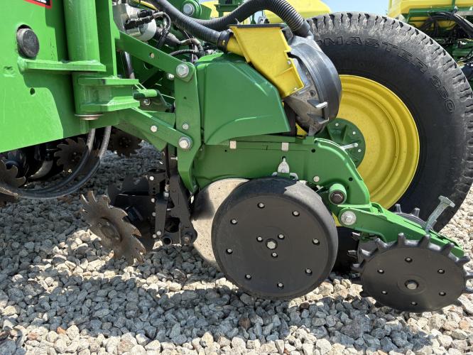 John Deere 1775NT