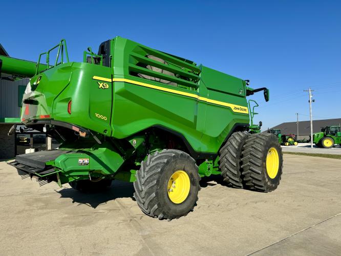 John Deere X9 1000