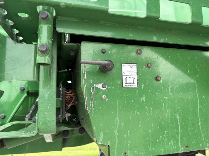 John Deere R4044