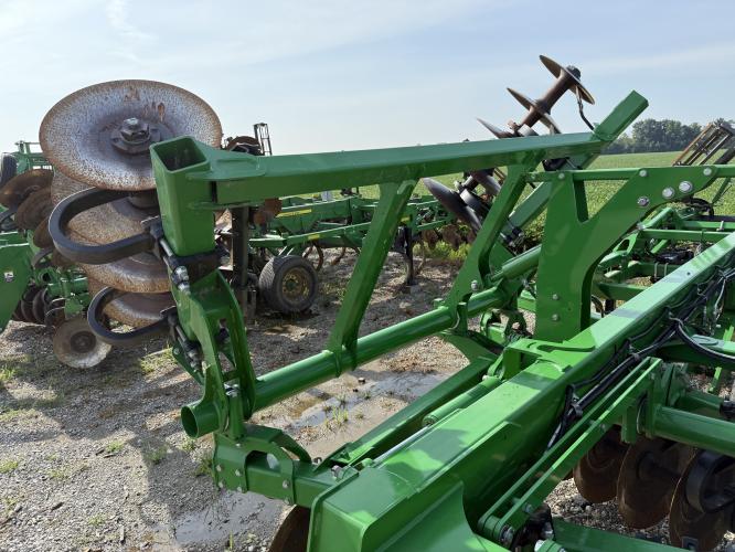 John Deere 2730