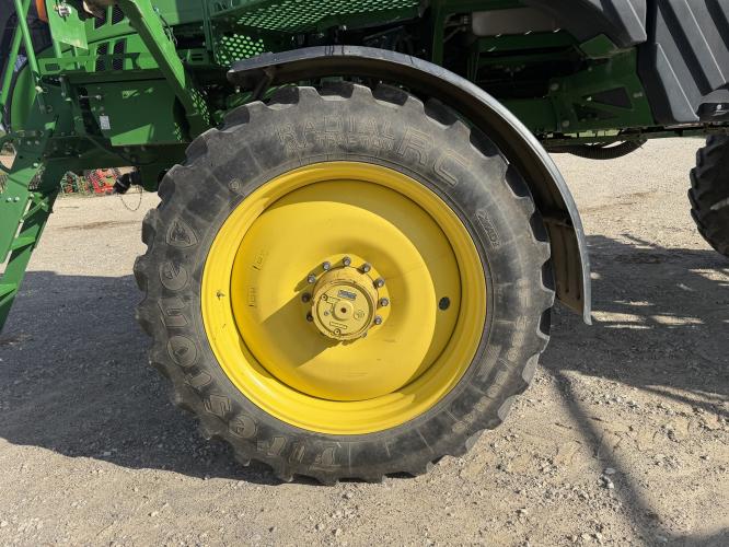 John Deere R4038