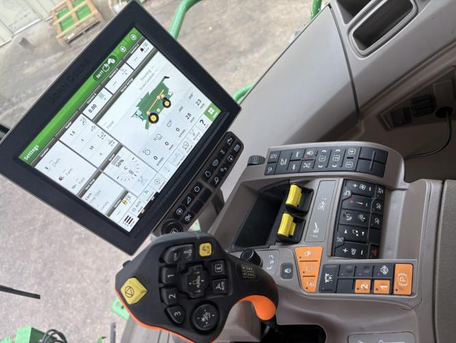 John Deere S780
