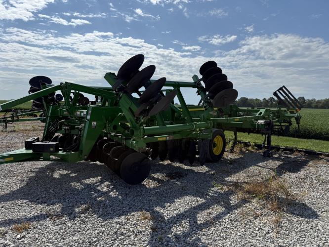 John Deere 2730