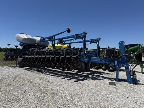 2022 Kinze 4705