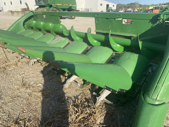 John Deere 608C