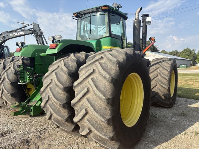 John Deere 9530