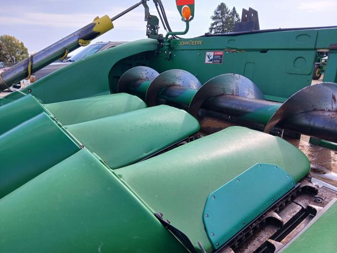 John Deere 608C