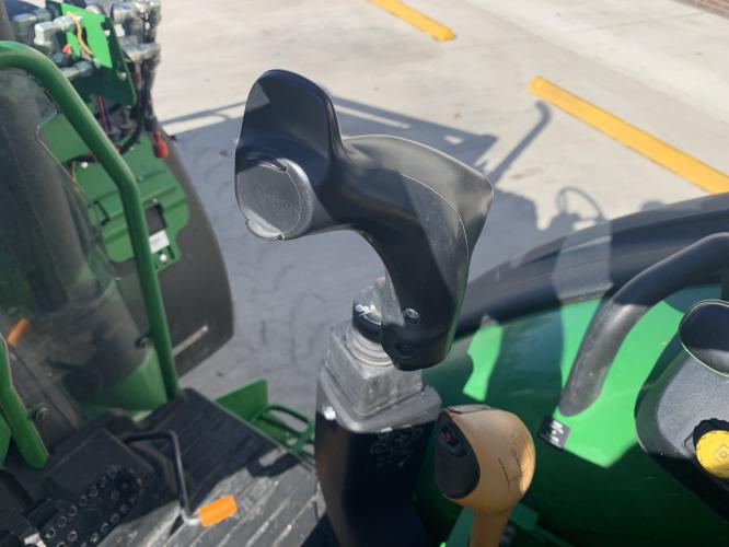 John Deere 5090M