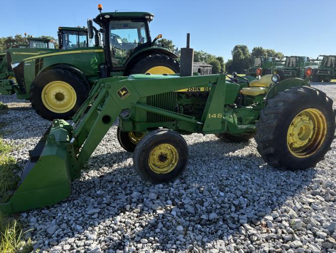 John Deere 2640