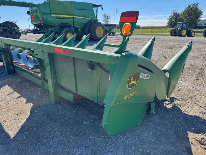 John Deere 608C