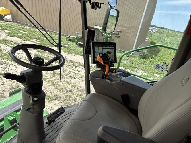 John Deere S770