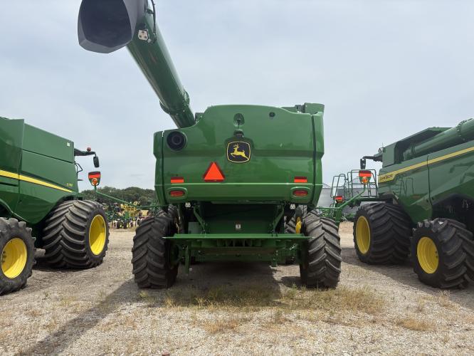 John Deere S770
