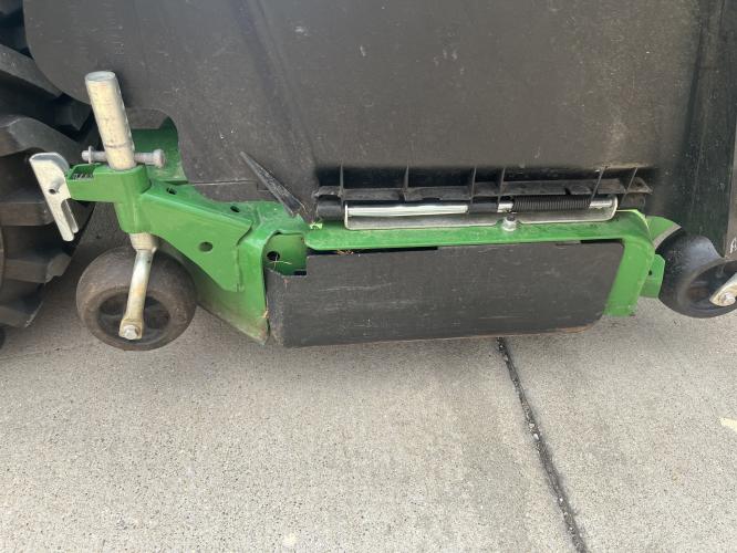 John Deere 1023E