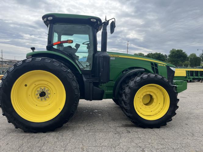 John Deere 8285R