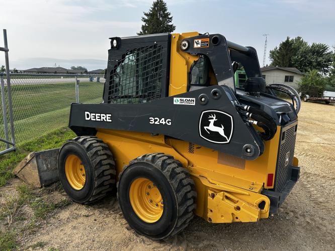 John Deere 324G