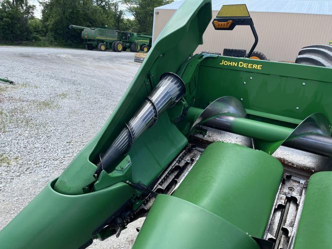 John Deere C8R